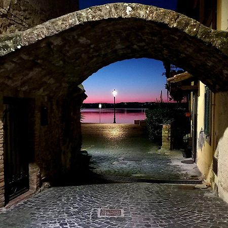 Il Loft Del Lago อันกุยลารา ซาบาเซีย ภายนอก รูปภาพ